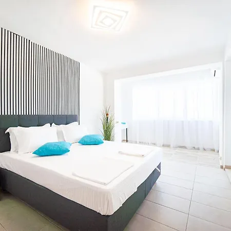 Dionysius Aura Balchik, Free Parking Apartment *