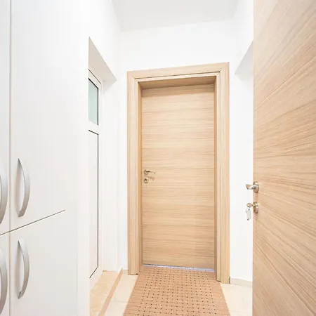 Dionysius Aura Balchik, Free Parking *