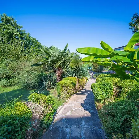 Dionysius Aura Balchik, Free Parking Apartment