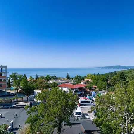 Dionysius Aura Balchik, Free Parking *