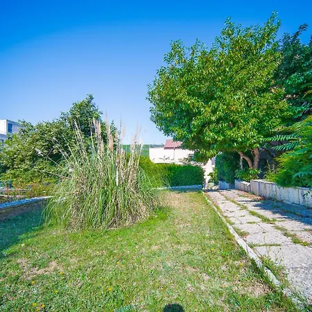 Dionysius Aura Balchik, Free Parking Apartment *